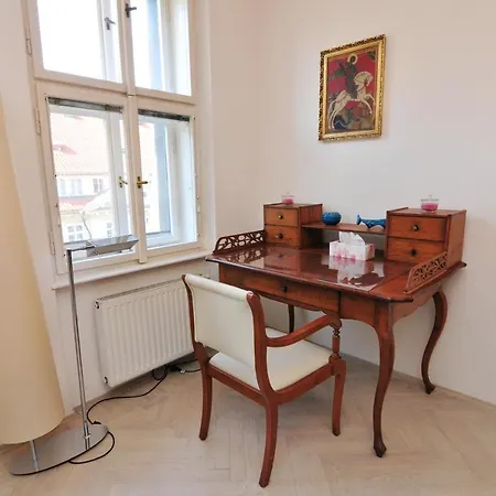 Old Town Cozy Luxury In Heart Of براغ